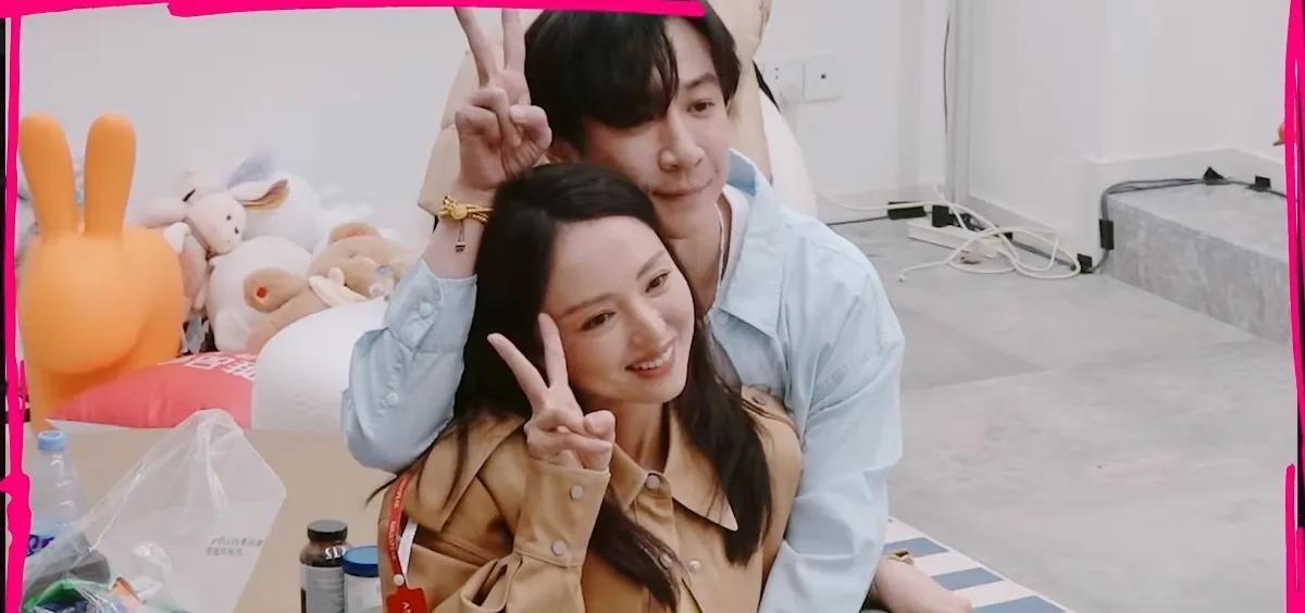 董璇现在都没有在女儿小酒窝跟二婚老公张维伊之间都没做好平衡，如果真生二胎后之后更