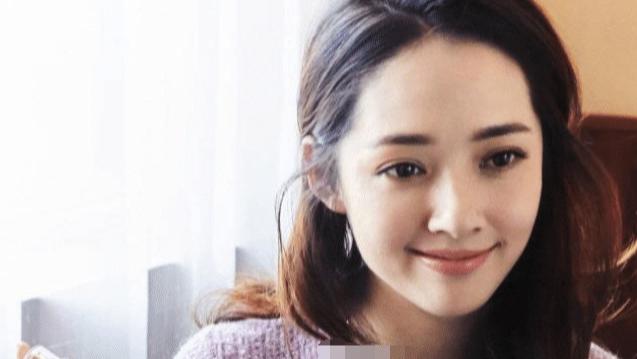 郭碧婷晒出用了３年的精华液，王鸥：我都用好多年了，李佳琦：３天不到就白了