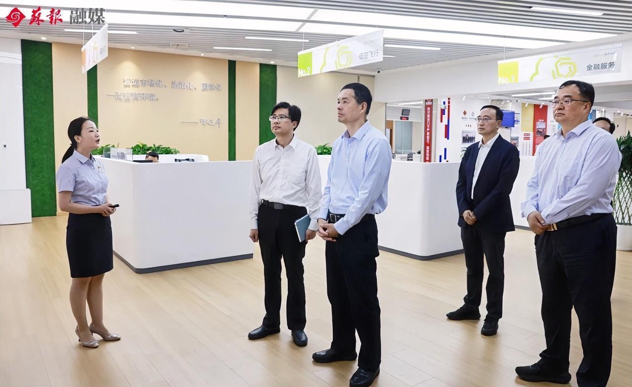 苏州12345热线运行情况调研，市委书记刘小涛强调以人民为中心。



近日，市