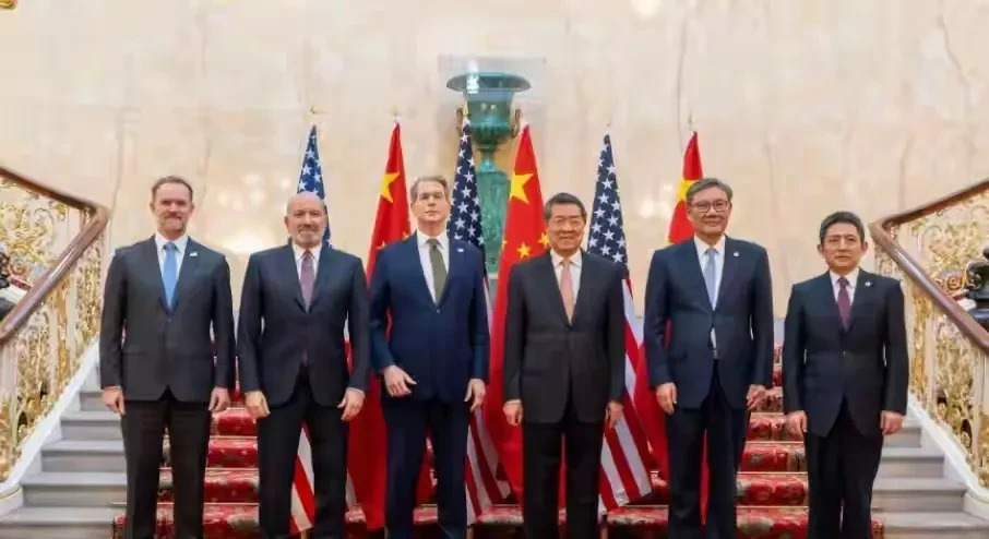 稀土谈判：美国财长中途离场











---










