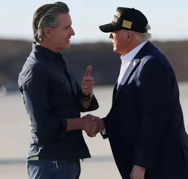 美国联邦法院刚刚宣布加州的军权必须交还给加州州长。这时候刚刚颁颁布法令之后，却很