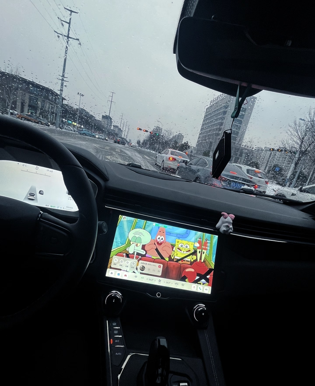 先去老婆家送媳妇回娘家
过几天上启动车辆的时候，我觉得发动机的噪音比平常明显大了