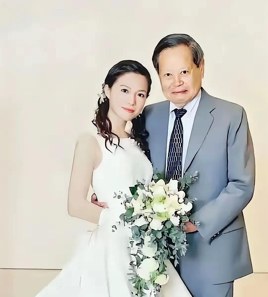 翁帆是个通透的人，至少不俗，爱情是阶段性的，越是心智成熟，越知道爱情可有可无，不