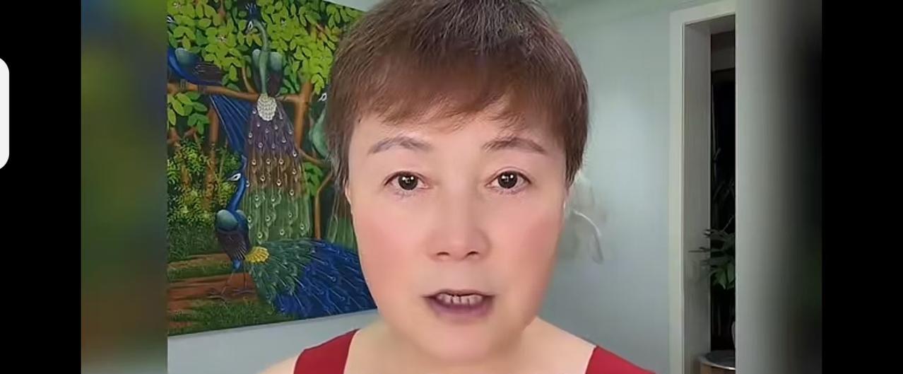 史晓燕，啥情况？
史晓燕说，她大姐二姐以及她们的子女出国和工作都是她帮的忙。
可