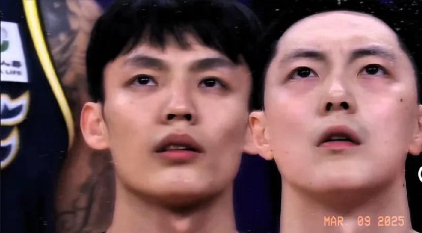 听我一句劝！杜锋打新疆一定别让胡明轩打首发，或有一线胜算，让徐杰统筹全局，特别注