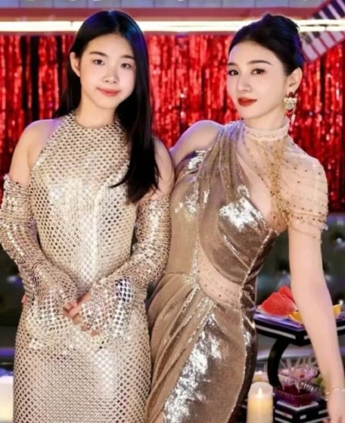 黄奕女儿这股子执着劲儿，和她妈妈真像。想当韩国练习生，有梦想肯定要支持，但也得清
