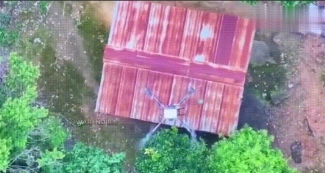 柬埔寨重炮昼夜轰炸，泰国无人机出阵，一分钟后离奇起火，似激光武器击落
柬埔寨的重