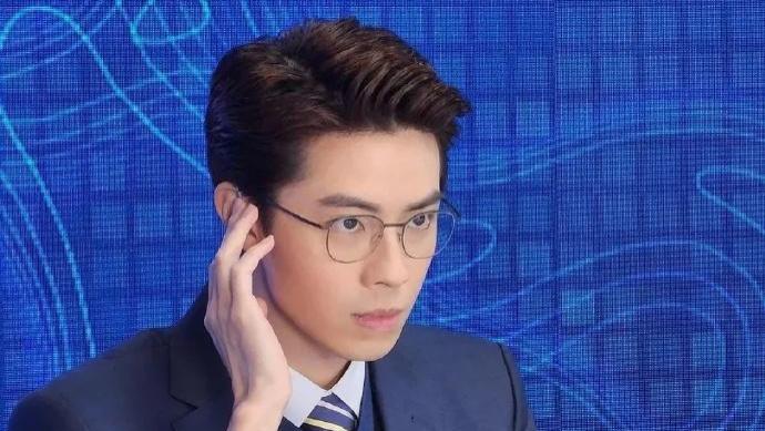 TVB艺人林正峰自曝靠兼职维持生计，兼职一天开销近300元，曾出演《新闻女王》王伟被熟知