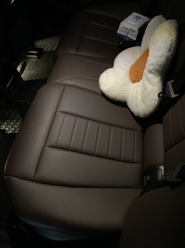 年轻家庭第一辆车
在网上对比了多家厂商车型的配置参数和价格，一开始在沃尔沃s60