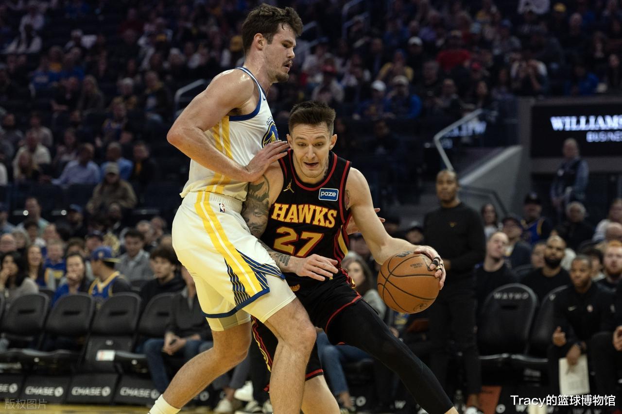 防守端被打爆！库里31+3+5！老鹰射手投死勇士！巴特勒空砍30+6+7+2