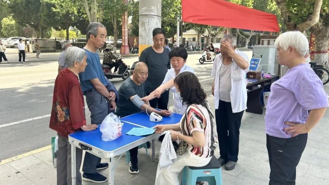 潼关县市场监督管理局 开展“计量科普 惠泽民生”计量宣传活动