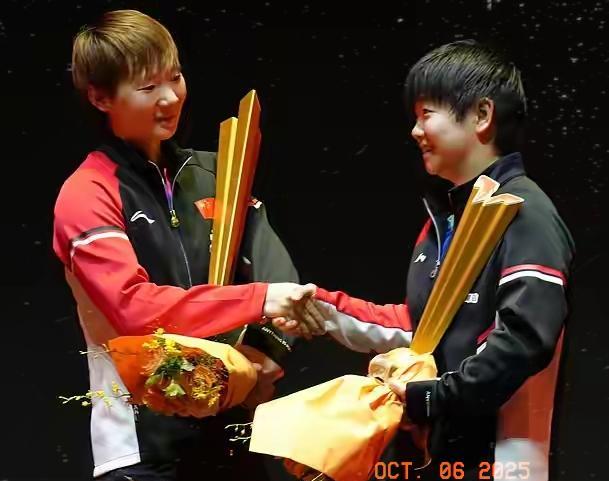 王曼昱反手发球赢了孙颖莎，未免太幼稚了
中国大满贯女单决赛，王曼昱4：2力克孙颖