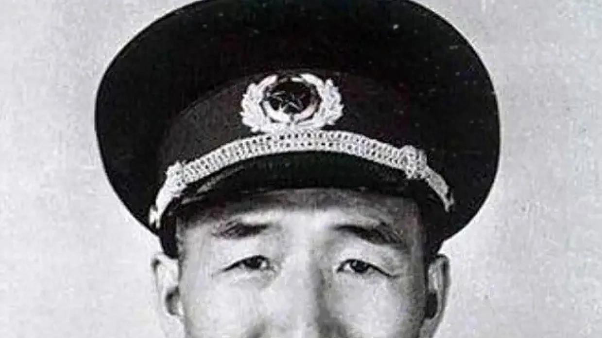 开国元帅徐向前落魄逃亡记：36岁形如老翁，耿飚一声大喊改写历史