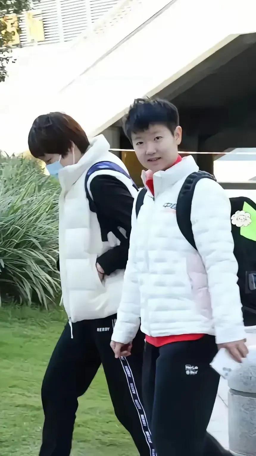 是孙颖莎一次又一次于危难之中拯救国乒
大家不会忘记是谁东京周期三大赛五战五胜独扛