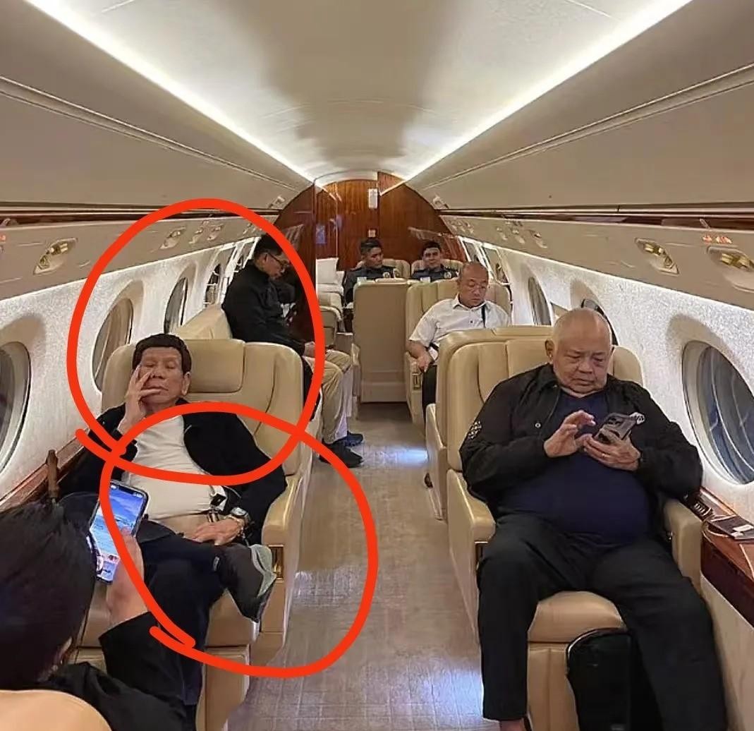 杜特尔特乘私人飞机赴海牙受审





杜特尔特“空中迷航记”，这瓜保熟吗？
