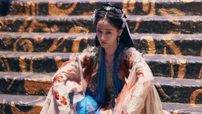 迪丽热巴有意转型，即将接演女性群像剧，资源会超过《生命树》吗