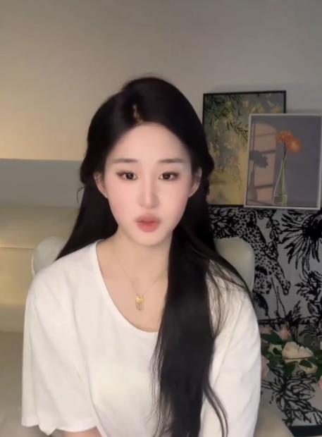 撞脸刘亦菲的主播突然走红，我总算明白了，想要成为很火的网红可以有两个途径，只是第