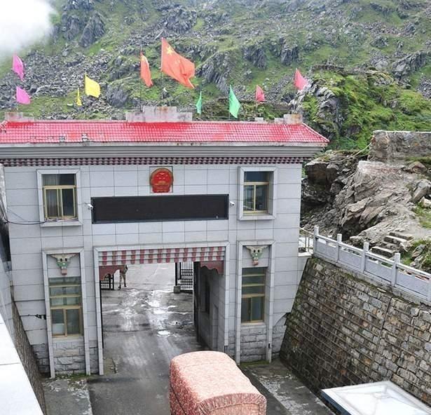 1967年9月，喜马拉雅山“风雪最大之地”中印两军上万人激战4天3夜！印军1个山