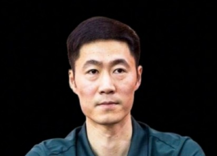 王励勤知道莎莎较劲的根源在哪。
莎莎自己心里最清楚，谁能和自己一较高下，谁能洛杉