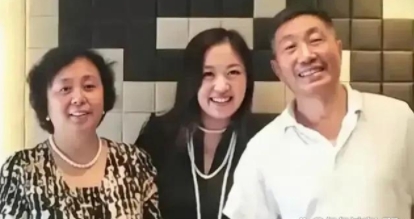 杜源曝老婆烧水壶“战绩”
演员杜源透露老婆烧坏三十多个烧水壶，蒸馒头还常烧干锅，