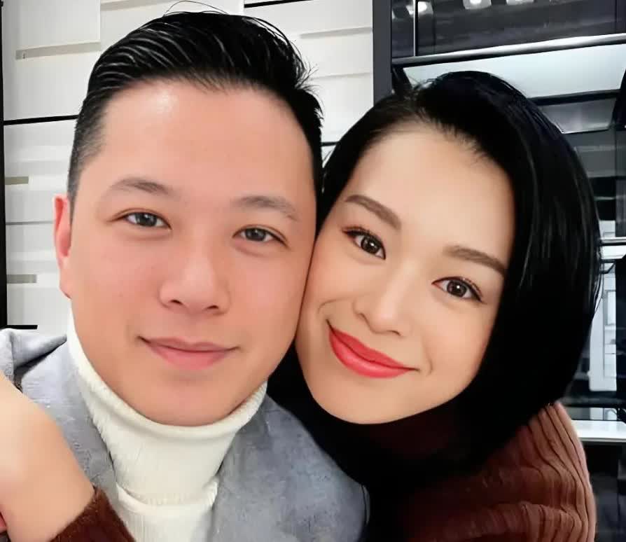 胡杏儿这事，
最扎心的不是黄宗泽的花心，
而是李承德把她苦心经营的10年的体