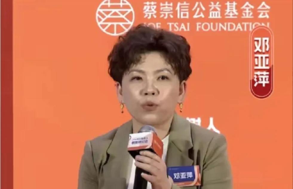 竞技体育观众集体患了“失败上瘾症”？看看邓亚萍：穿30斤沙袋死磕移动，三双鞋湿透