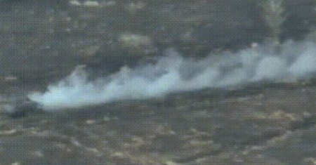 俄军用上美制装甲车，挂着美俄两国国旗冲杀，乌克兰人破了大防

俄罗斯人又整上新活
