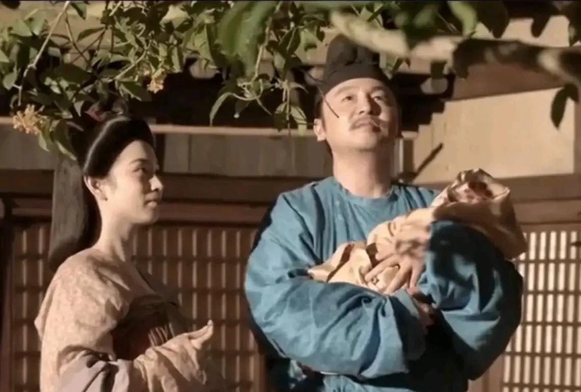 《长安的荔枝》原著里，李善德很是幸福，因为他的妻子不光没有死，而且跟他三观一致，