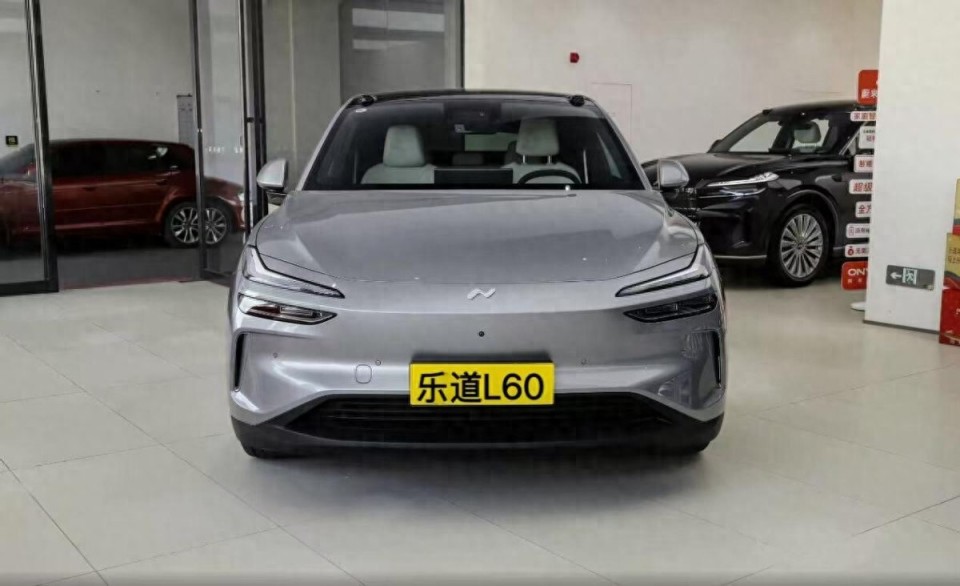 都是纯电中型SUV爆款！价格低的乐道L60为何能硬扛特斯拉Model Y？