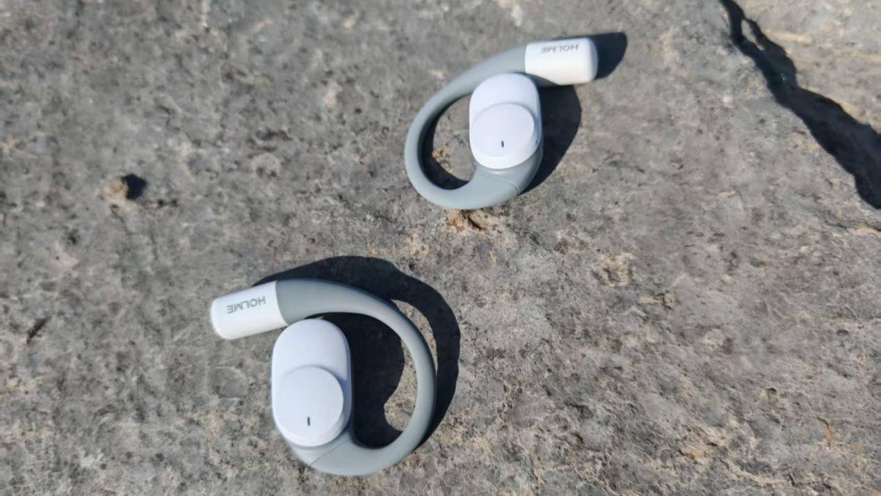 虹觅HOLME Ultra开放式耳机，终于解决了开放式耳机两大痛点，通勤运动全hold住