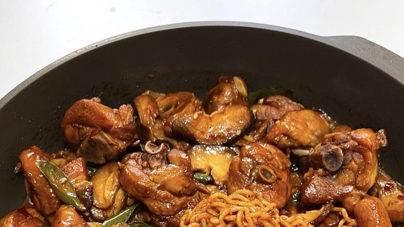 家庭版鸡公煲：麻辣鲜香，酱汁浓郁，超下饭的家常美味