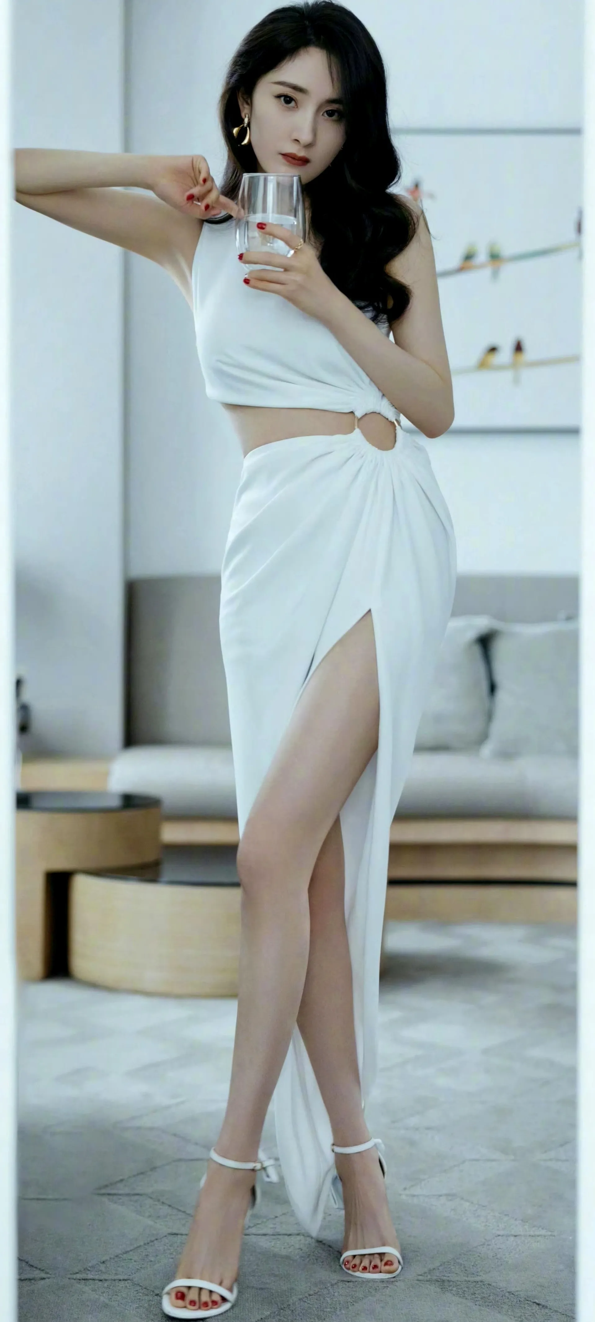 杨幂：清新自然，白衣飘飘，优雅动人