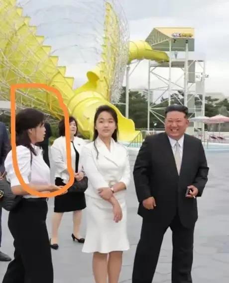 金将军夫人这么久没露面是去干啥了？
会不会又生一个小将军吧！