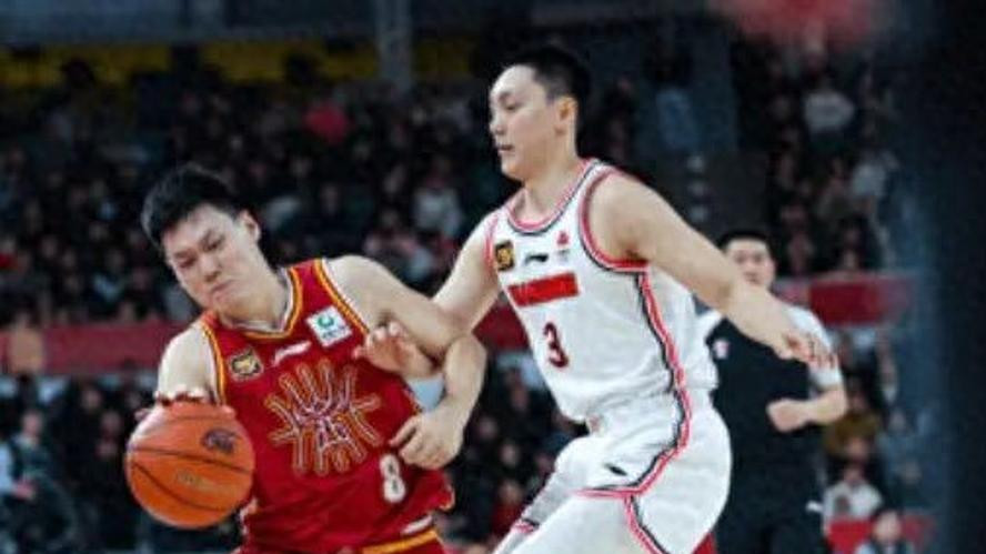 CBA裁判引热议！广东5秒违例，球迷质疑