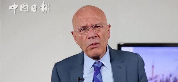 英国学者马丁·雅克直言坦言：美国之所以一直针对中国，是因为中国犯了一个大错。一个