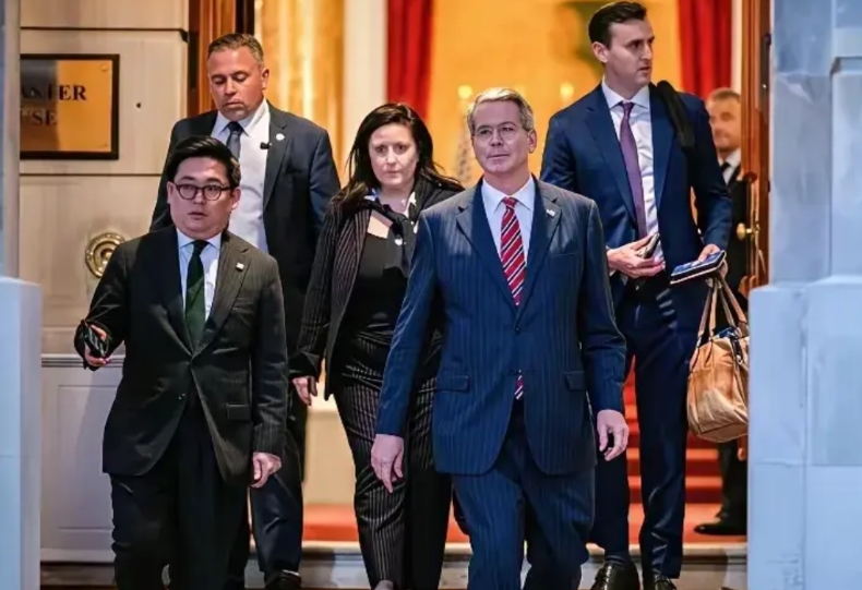 经过七八年的筹划，目前的美国实际并没有真正中国需要的东西，日内瓦会谈和伦敦会谈，