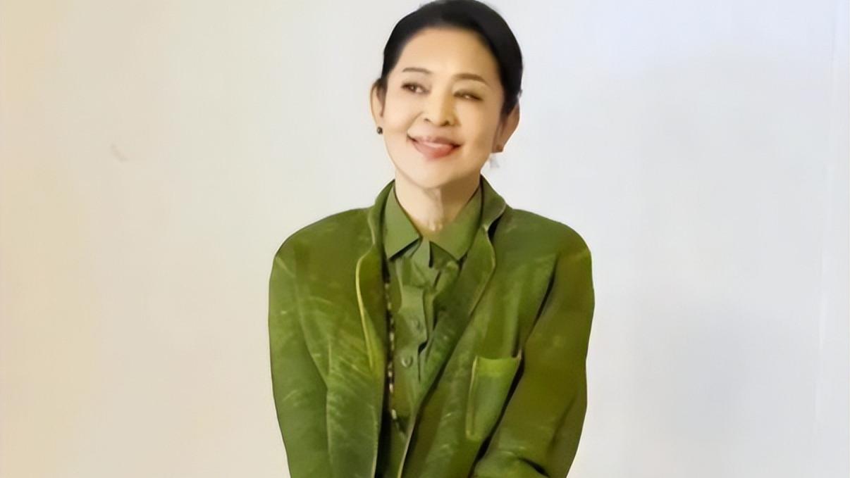 “不喊爸爸”的女儿会变成什么样？倪萍一生的心结，藏在童年那次离婚里