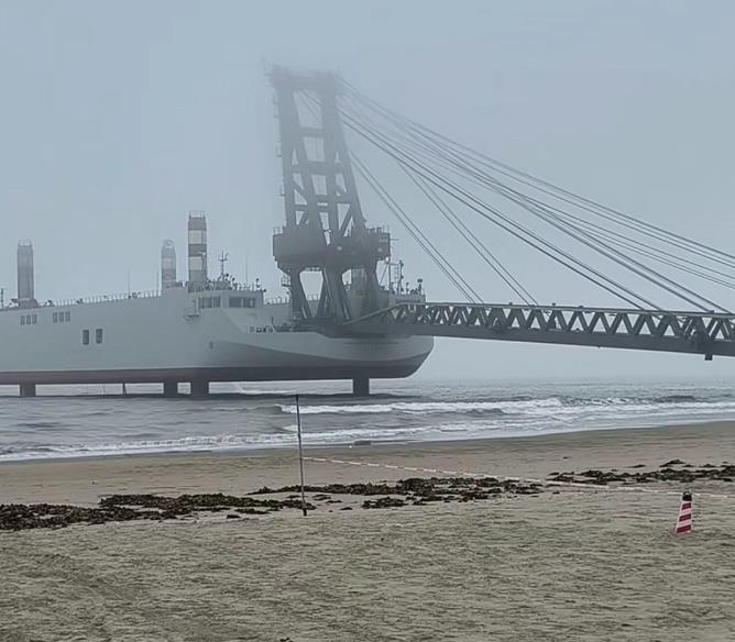 解放军登陆神器亮相沿海演习现场，五角大楼这回坐不住了：从未见过如此“神器”。近日