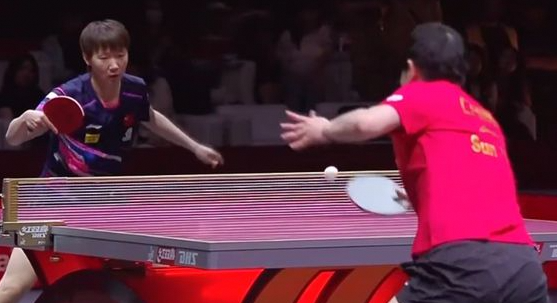 孙颖莎4 - 3险胜王曼昱 世乒赛卫冕成就三大赛第四冠