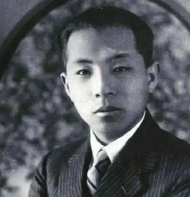 张学良在101岁去世前，终于道出了真相：其实，当年我被扣押时，真正保住我性命的并