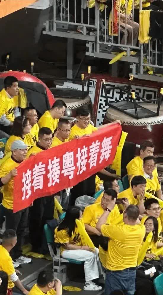 有人问，CBA的外援工资帽是400万美元，就是四个外援年薪加起来不能超过400万