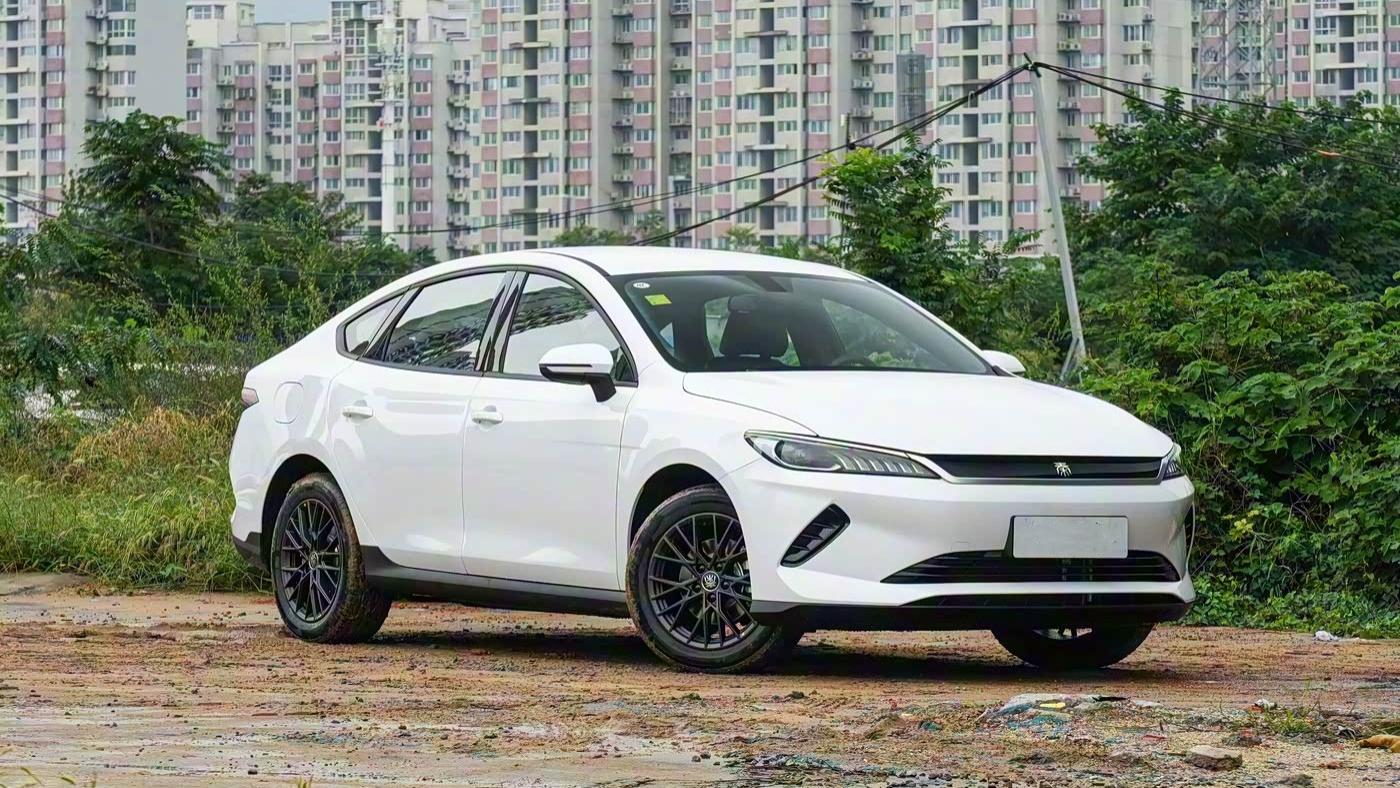 新增“星河米”配色，混动系统优化，油耗低至2.69升，7.98万元起