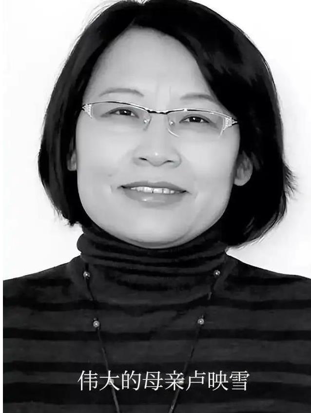2002年，一对夫妻和5个孩子被困在大火之中，妻子想尽办法先让丈夫逃生，不料丈夫
