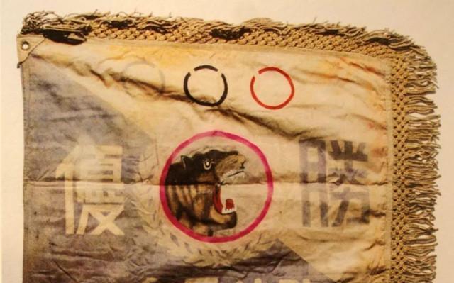 1964年，毛主席听说奇袭白虎团的杨育才，现在只是一个副连长，眉头一皱，问道：“