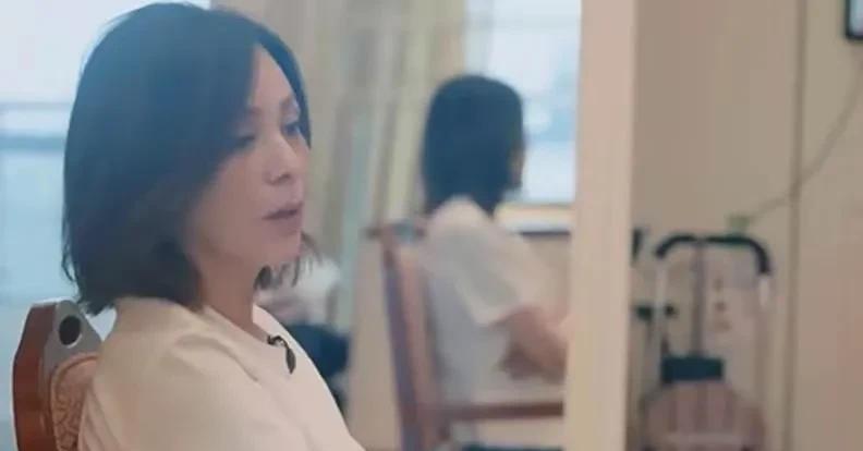 看王琳坐拥600平方米别墅落寞与孤独的眼神，你才会发现，人这一辈子，钱不是最重要