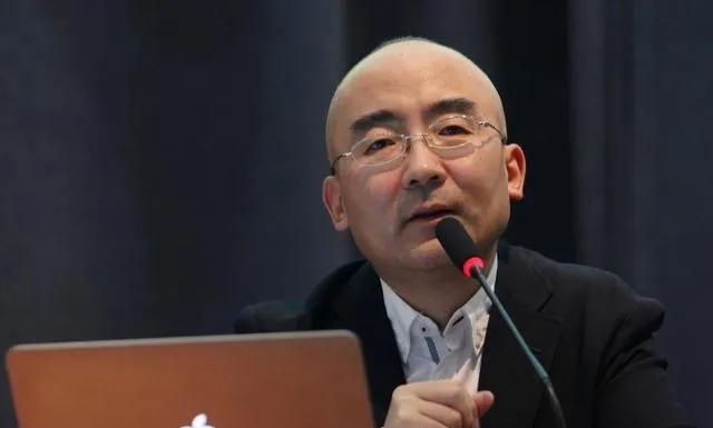 张宏杰的读史观∽
（有些人认为，读史完全是讲听故事，打发时间，其实不然。一直在断