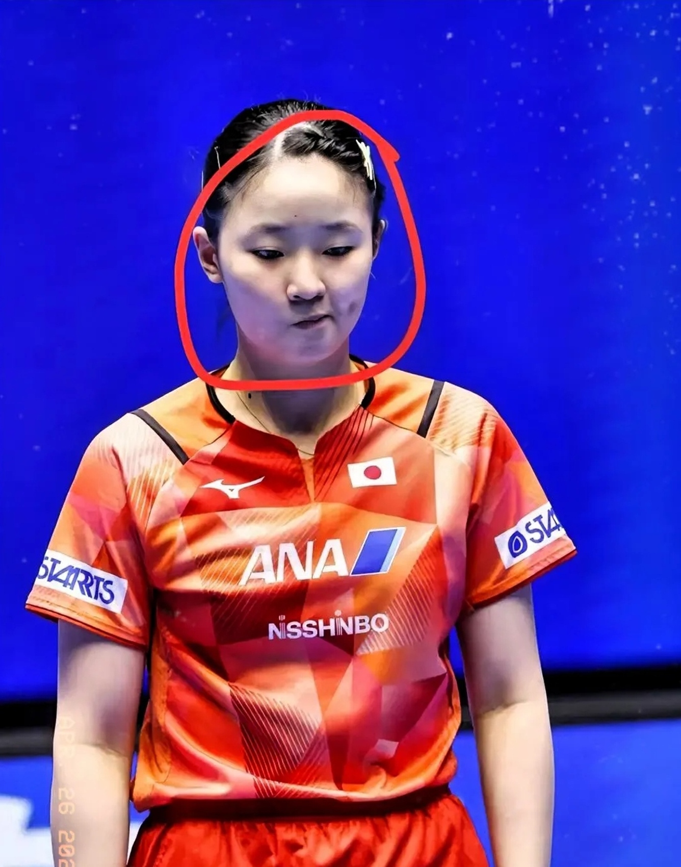 日本乒乓球队这回可真是把一手好牌打得稀烂！张本美和这么个世界级选手，硬是被他们给