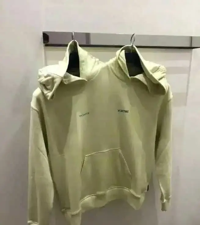这一件衣服真有人穿啊！！

