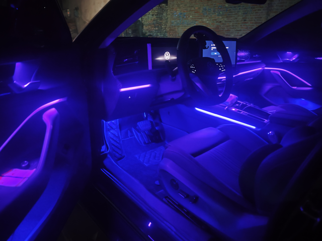 B8和B9
都是代步工具，风雨无阻，互不相弃。