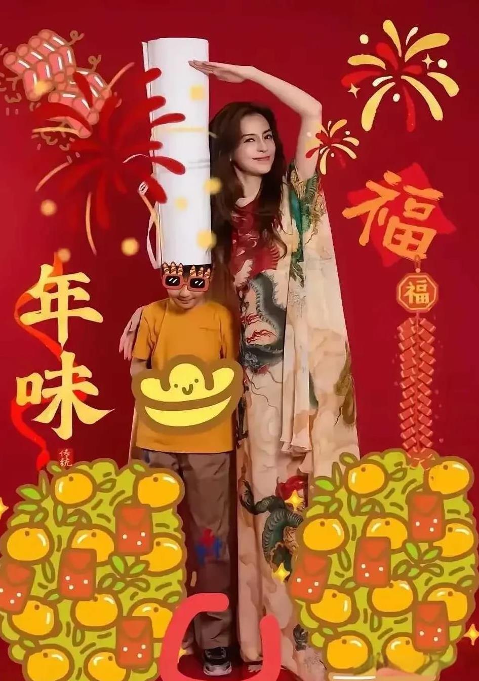 杨颖这样子，黄晓明会不会很生气，这给孩子头上扣个一米多的大白纸，这是什么习俗，看